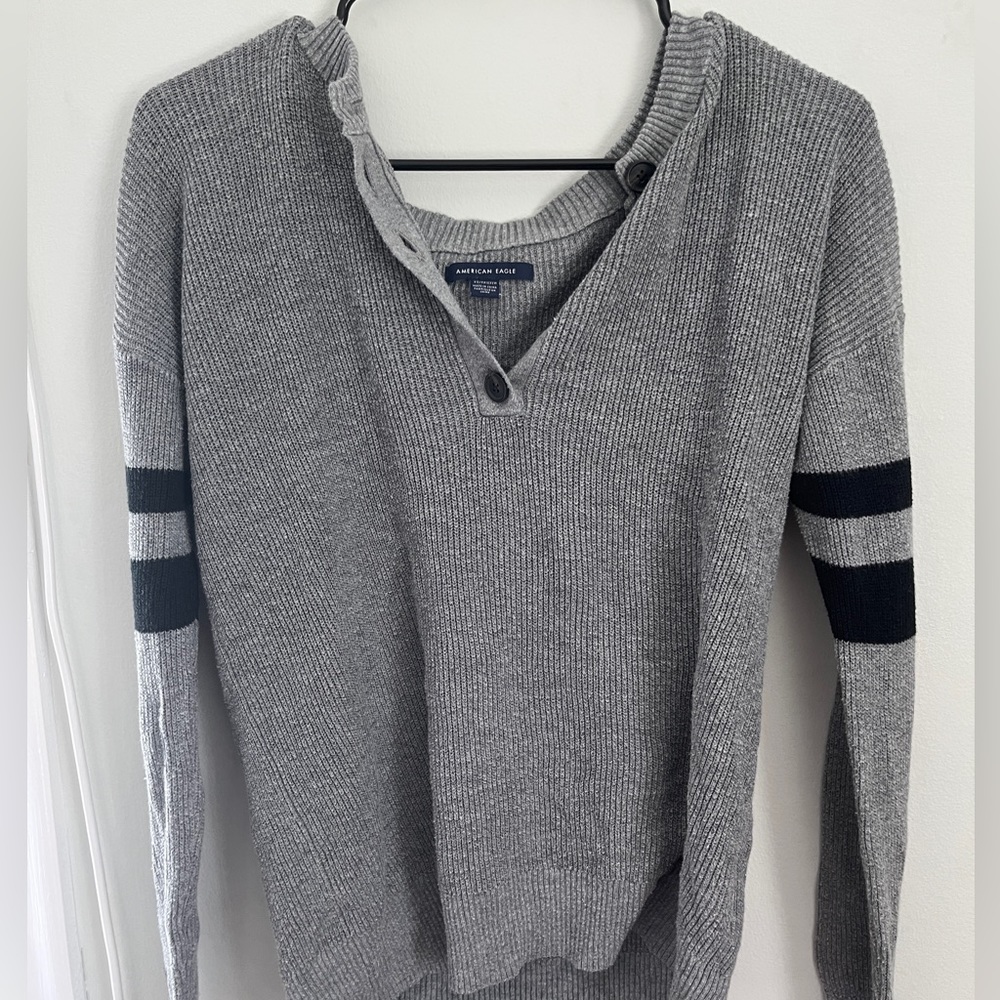 American Eagle XS Grey Sweater